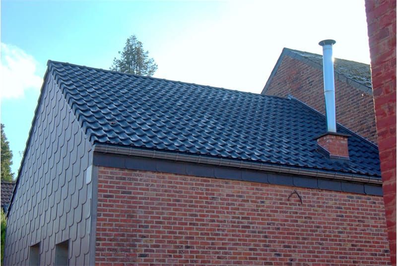 Toiture panneaux ardoise foncée