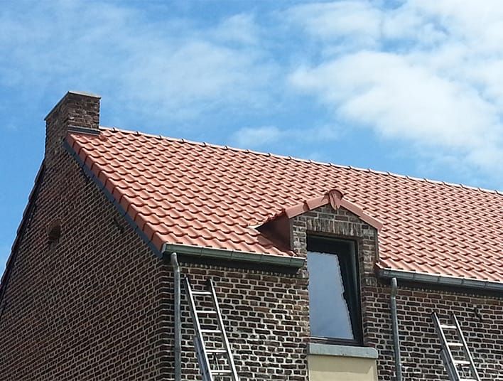 Toiture tuiles rouges naturelles